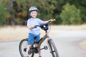 kids bike riding